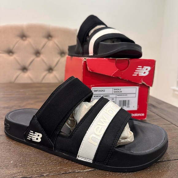 New Balance womens Black and Cream Sandals - Picture 1 of 3